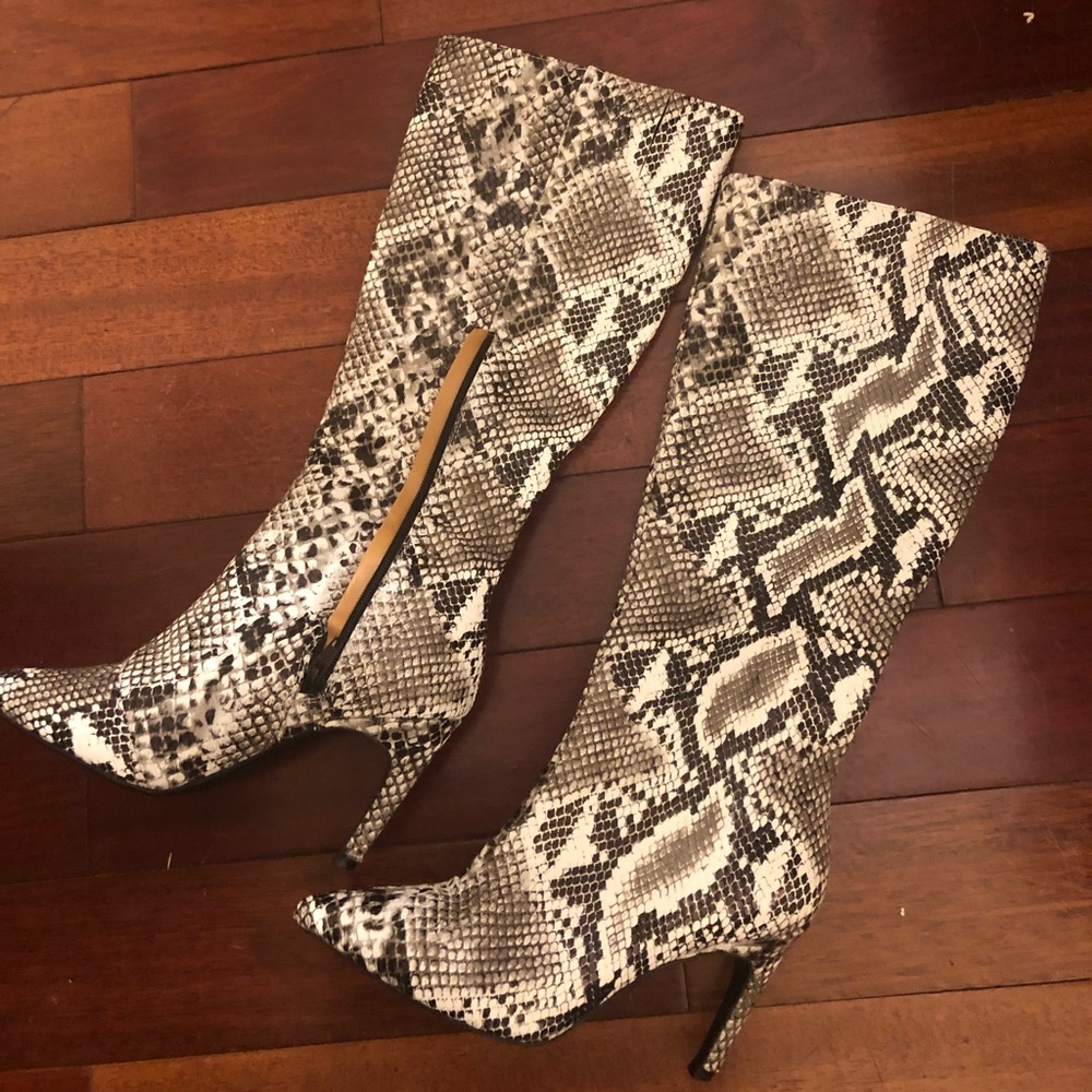Snakeskin boots from Windsor, size 6